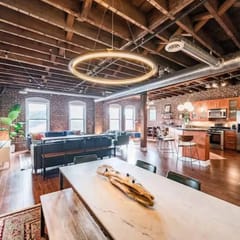 The Loft on Main, Penthouse Loft near Main Street
