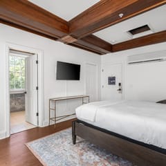 Wine Country Escape • Boutique Hotel, 1BR Queen