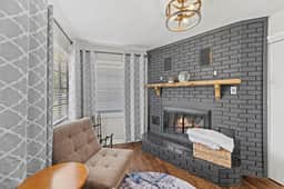 Cozy Ranch Retreat, near Liberty Triangle w/ EV