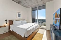 NEW! 1BR Scenic Retreat w/ Rooftop pool |Rainey St