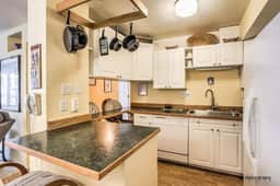 ON THE STRIP! | Classic Comfort - 2 Bedroom Condo