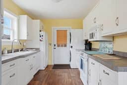 River Road Cottage · 2BR Near Trails & Downtown