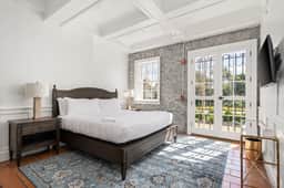 Sonoma Stonehouse, King room w/ Private Patio