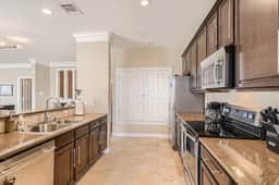 Warm Suburban 3BR Townhome near DT