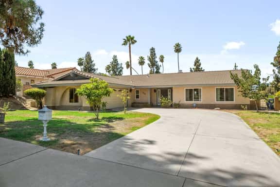 Oak & Fairway, 5BR by Golf Course & Canyon Crest - Image 1