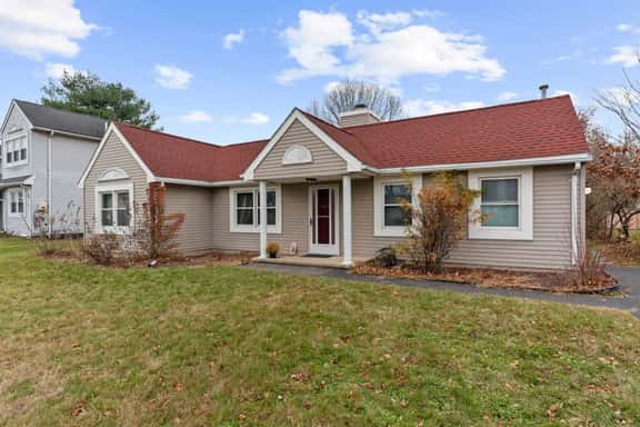 Willow Haven 2BR Cozy Retreat, Close to Hartford - Image 1