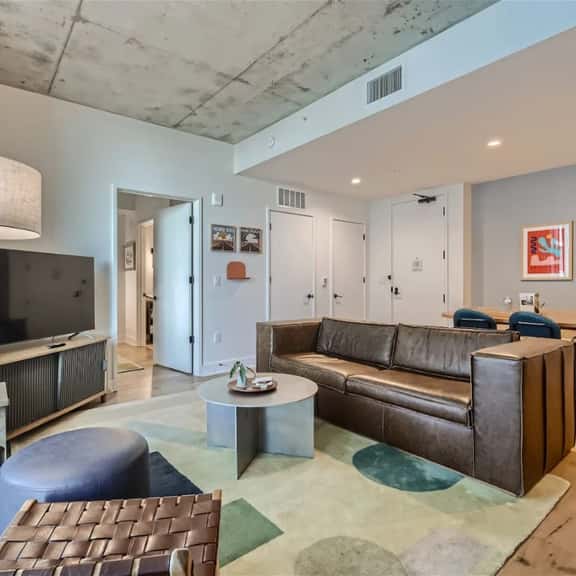 2BR + Luxury +Views +Rooftop pool in Austin - Image 1