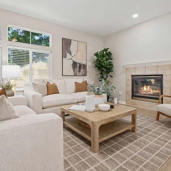 3BR Designer Retreat near UC Davis w/ Fireplace - Image 1
