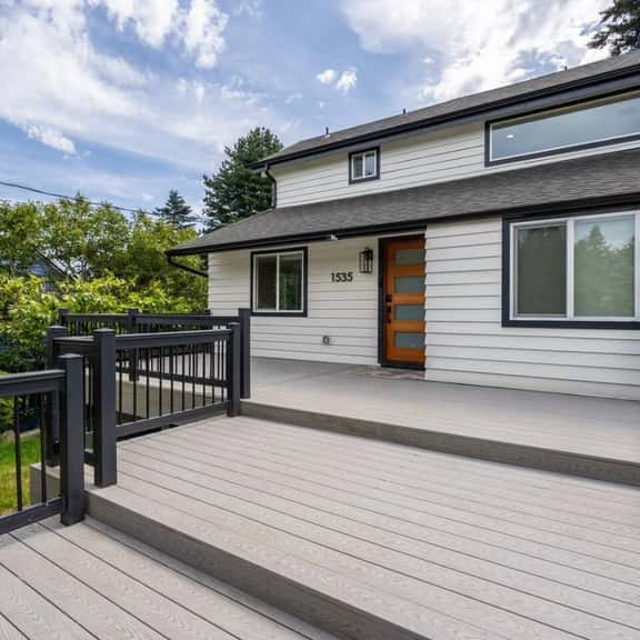 Modern 4BR Seattle Family Retreat W/ Deck & AC - Image 1