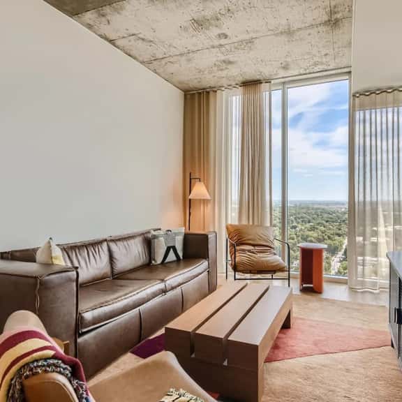 Luxury 1BR +Views+Rooftop Pool +Walk To Rainey St. - Image 1