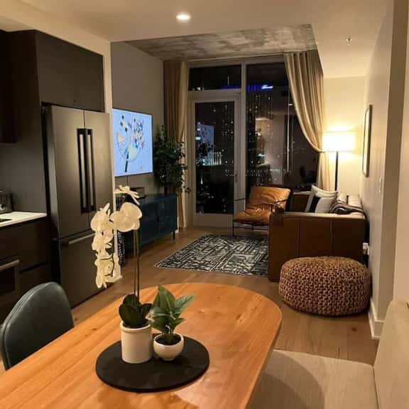 Rainey St -Luxury 1BR - Top Amenities -RT Pool -17 - Image 1