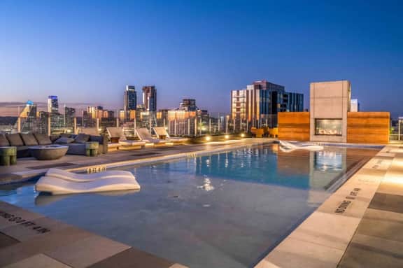 2BR Lux Highrise + Austin + Vibrant Rainey St