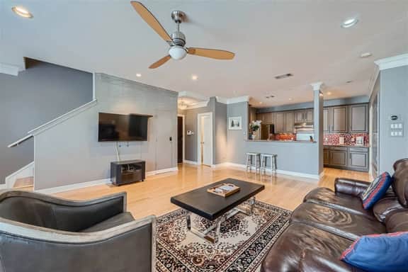 3BR condo w/ balcony & park views