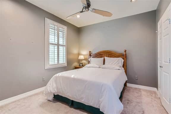 3BR condo w/ balcony & park views