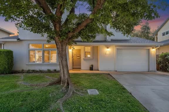 3BR Designer Retreat near UC Davis w/ Fireplace
