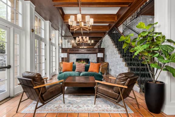 First floor Cozy King Room w/ Wine Country Charm