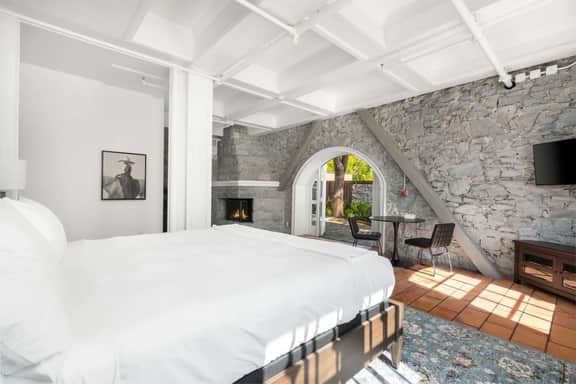 Sonoma Stonehouse, King Room w/ Private Patio