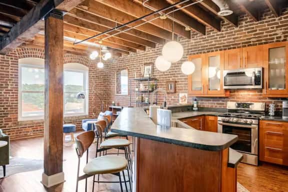 The Loft on Main, Penthouse Loft near Main Street