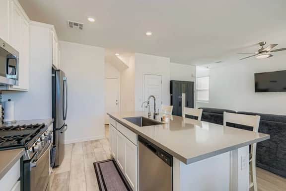 Vino Merlot Escape + Modern home w/ mtn views