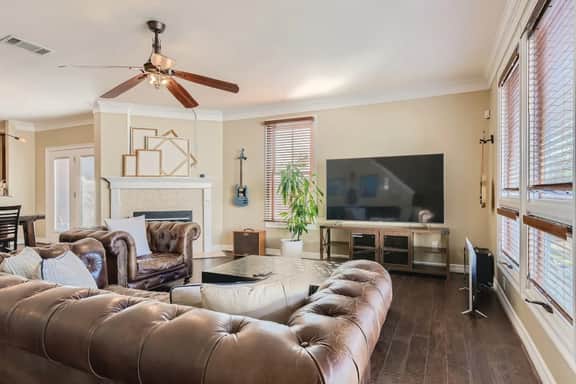 Warm Suburban 3BR Townhome near DT