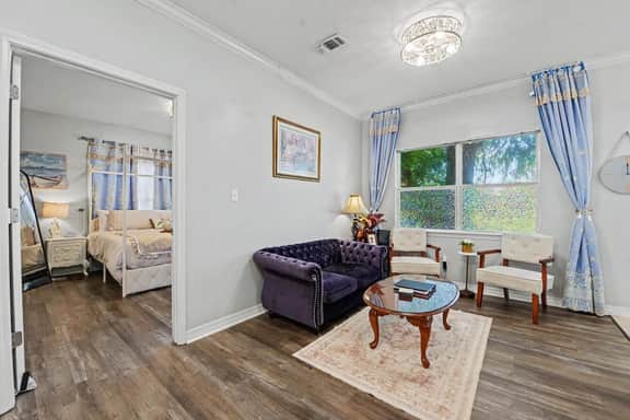 Cottage by The Sea, Family Retreat w/ Game Room - Image 2