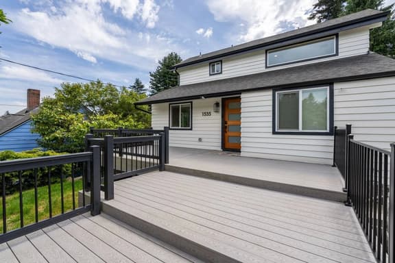 4BR Spacious home | EV charger | Near Green Lake