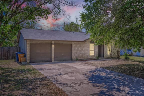 Austin Family-friendly 3BR w/ yard , pet friendly