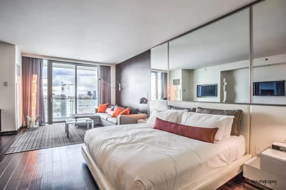 Palms Place Condo w/ Pool, Gym & Strip Views
