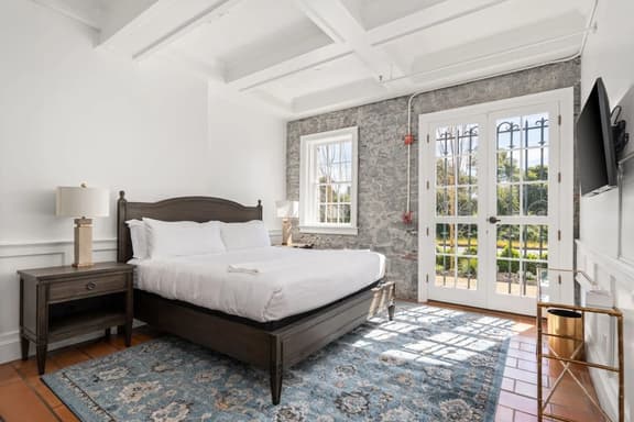 Sonoma Stonehouse Hotel, Wine Country Vibes