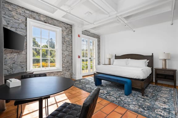 Sonoma Stonehouse, King Room w/ Private Patio