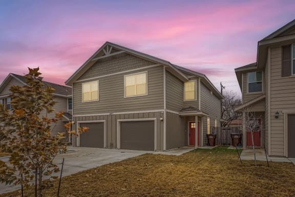 The Comfort Cove + 3BR Duplex +Near Lackland