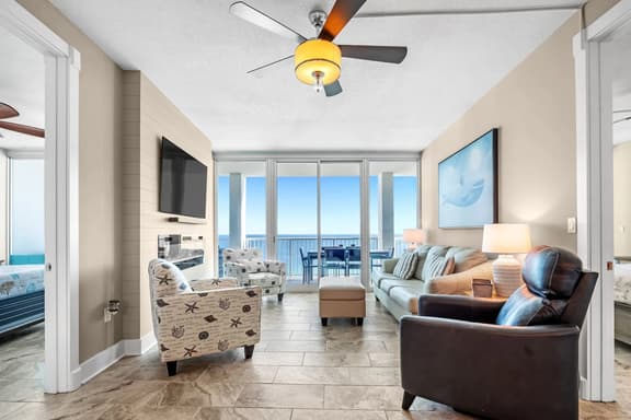 The Whale Rider + Ocean Views + 3BR