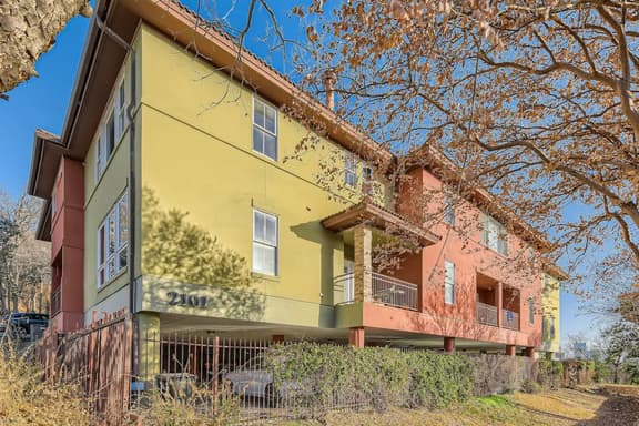 Warm Suburban 3BR Townhome near DT