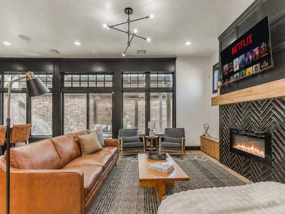 Chic Crown Heights Retreat W/ Fire Pit, Near Paseo - Image 1
